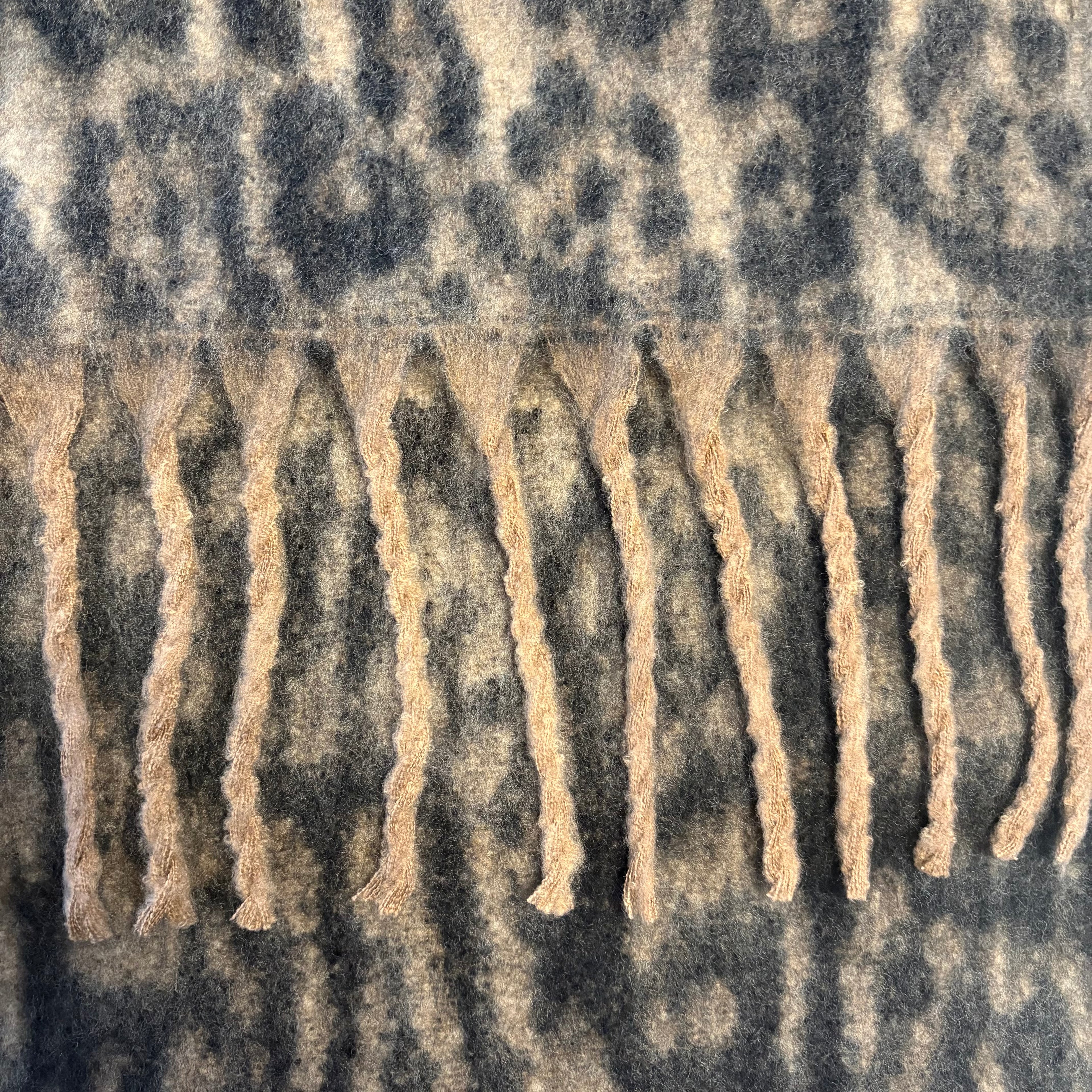 Écharpe léopard camel