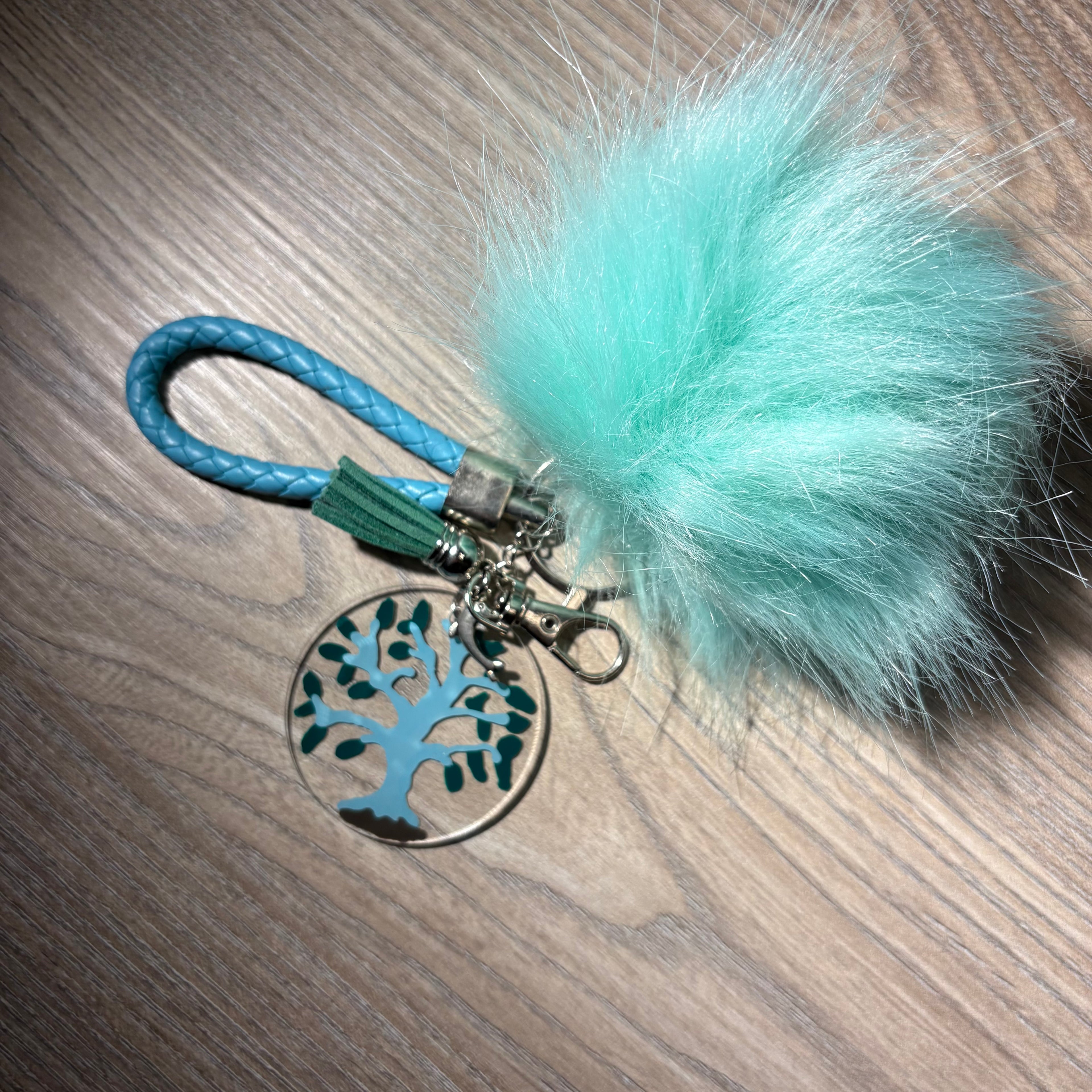 Porte-clé fourrure et breloque - 004