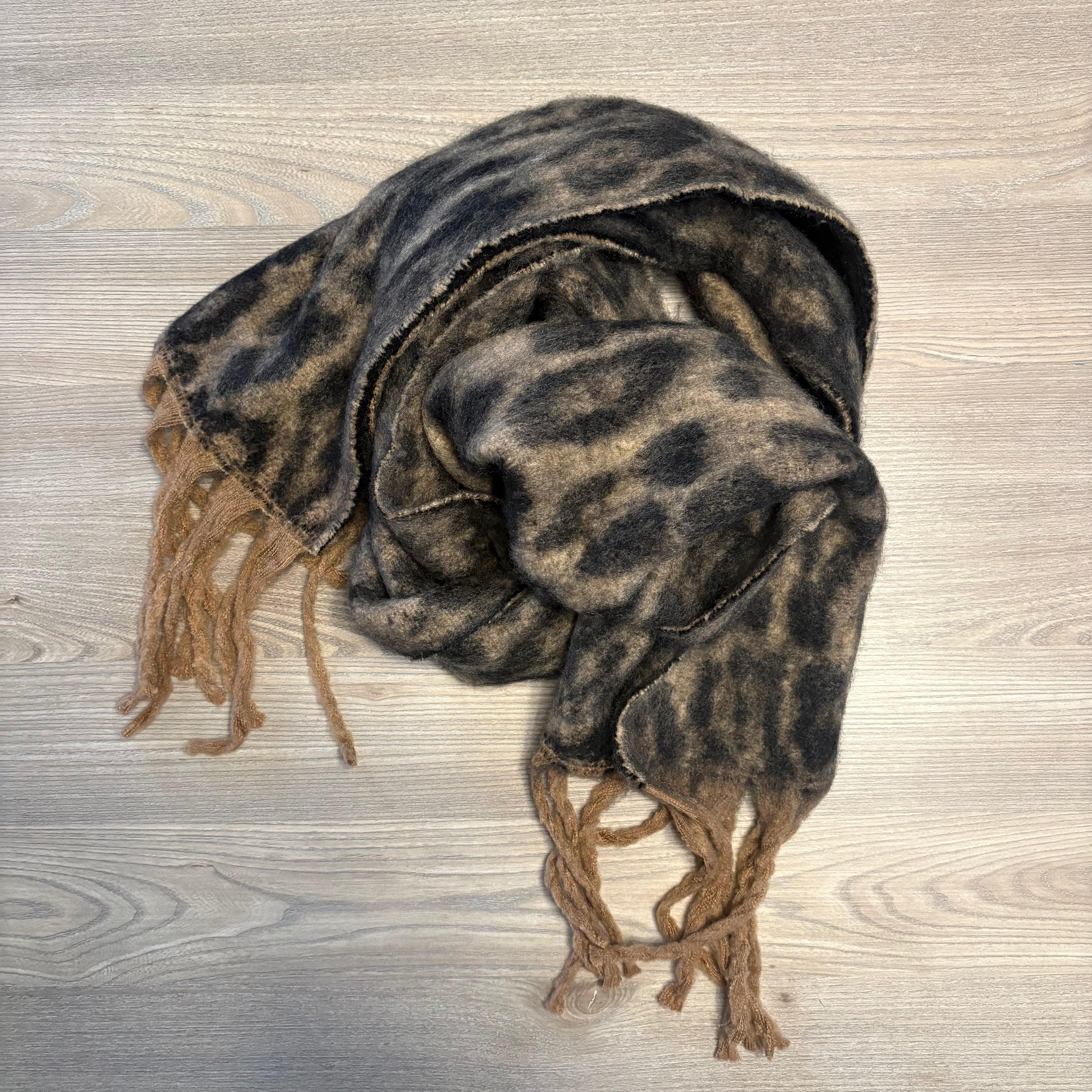 Écharpe léopard camel