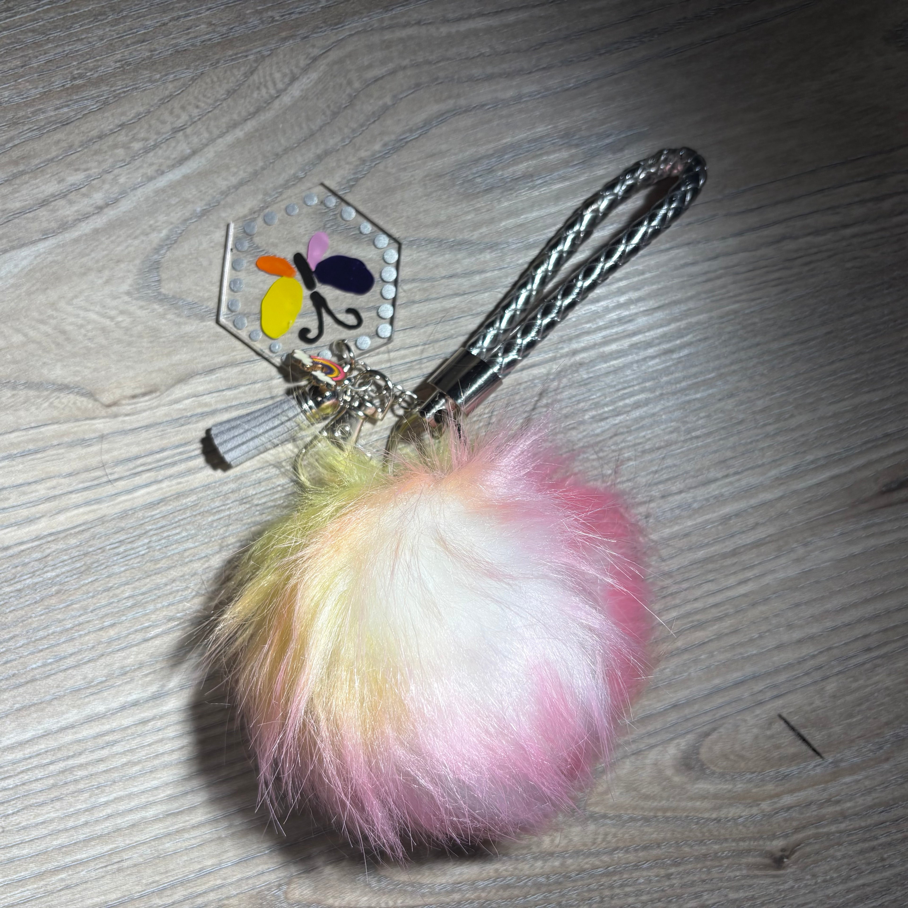 Porte-clé fourrure et breloque - Divers coloris