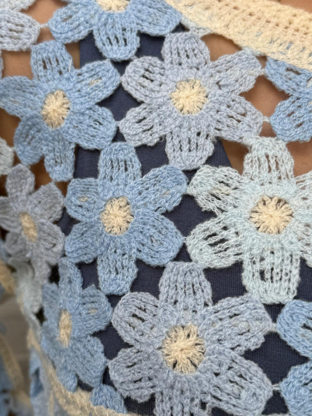 Pull en tricot motif "fleurs"