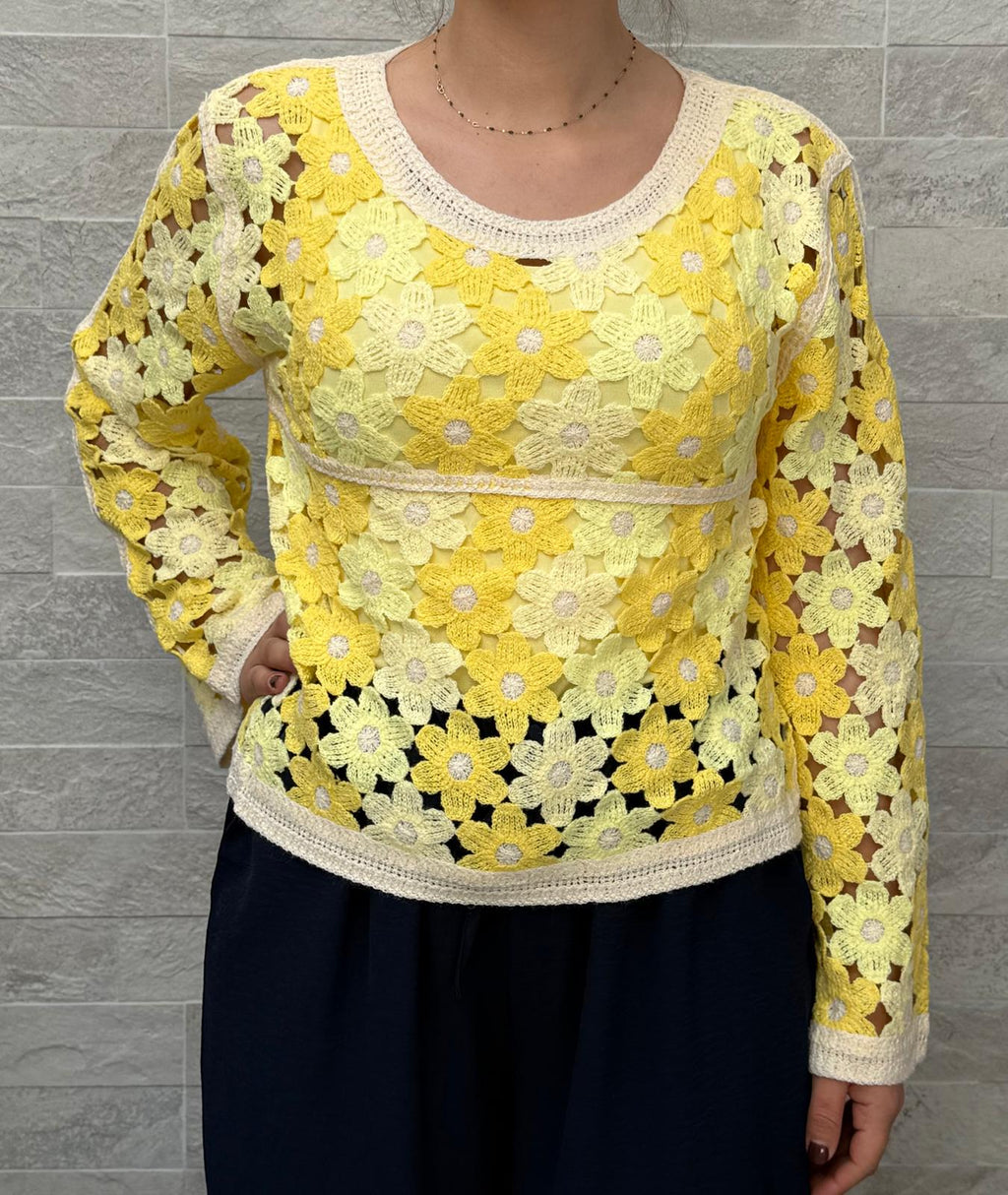 Pull en tricot motif "fleurs"